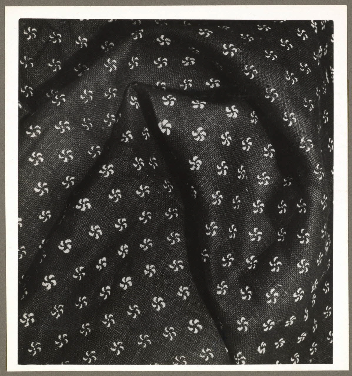 Anonyme photographie Deutsches Heimatwerk (?) Etat fédéré de Berlin, Allemagne 1938 Ph.1941.130.4  Photo