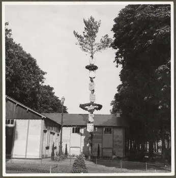 Pierre Séguy photographie Orléans. Exposition. Tradition et renouveau (1er mai 1941) Centre, France 1941/5/1 Ph.1941.4.1 Photo Mucem / Pierre Séguy