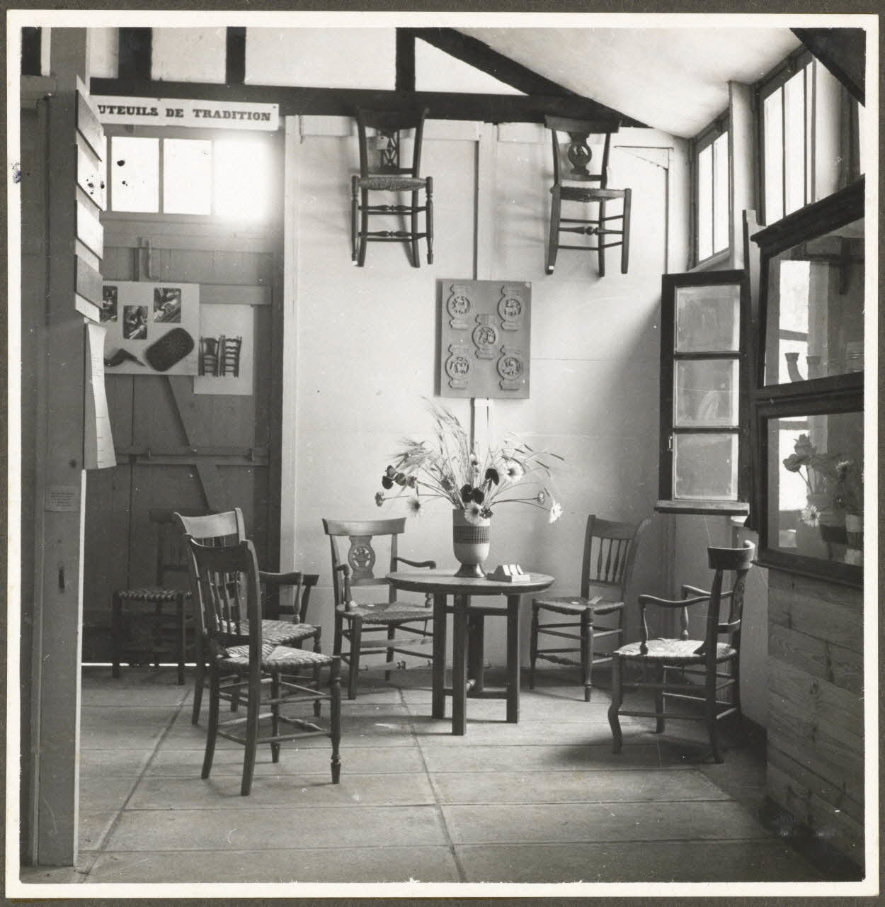 Pierre Séguy photographie Orléans. Exposition. Tradition et renouveau (1er mai 1941) Centre, France 1941/5/1 Ph.1941.4.12 Photo Mucem / Pierre Séguy