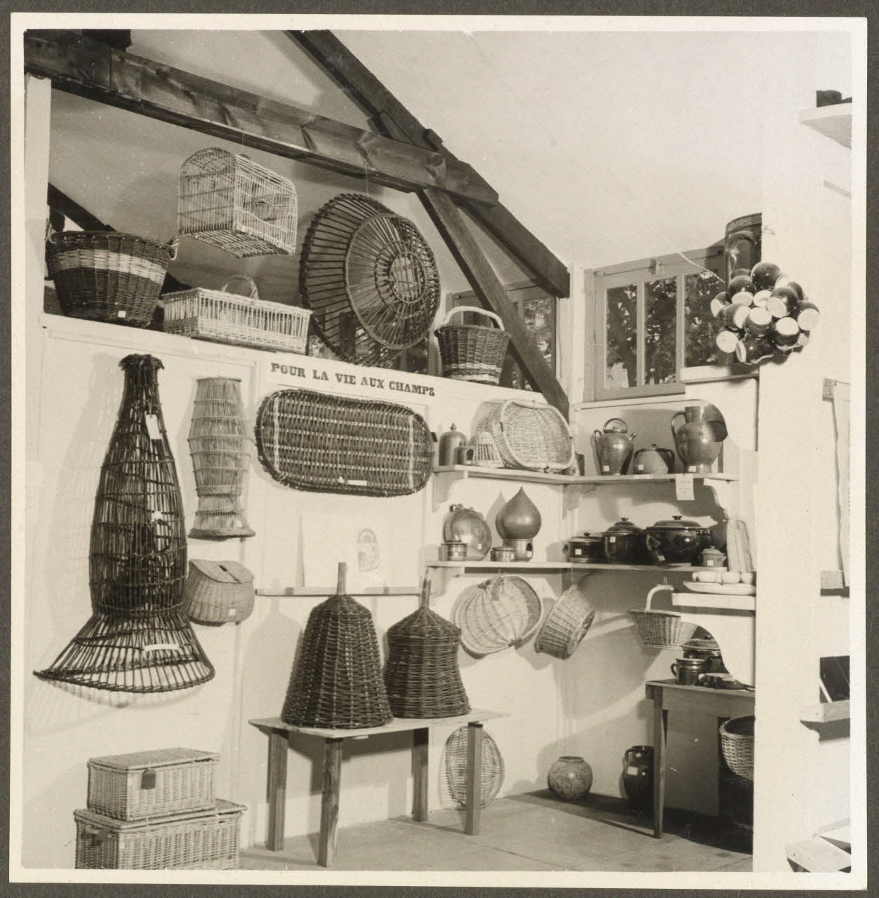 Pierre Séguy photographie Orléans. Exposition. Tradition et renouveau (1er mai 1941) Centre, France 1941/5/1 Ph.1941.4.21 Photo Mucem / Pierre Séguy