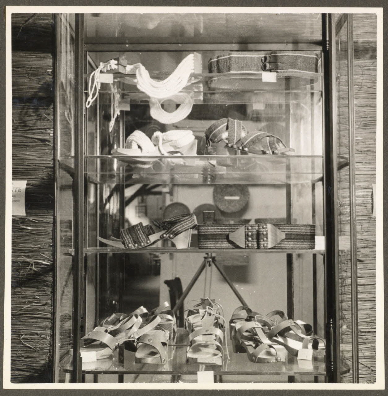 Pierre Séguy photographie Orléans. Exposition. Tradition et renouveau (1er mai 1941) Centre, France 1941/5/1 Ph.1941.4.23 Photo Mucem / Pierre Séguy