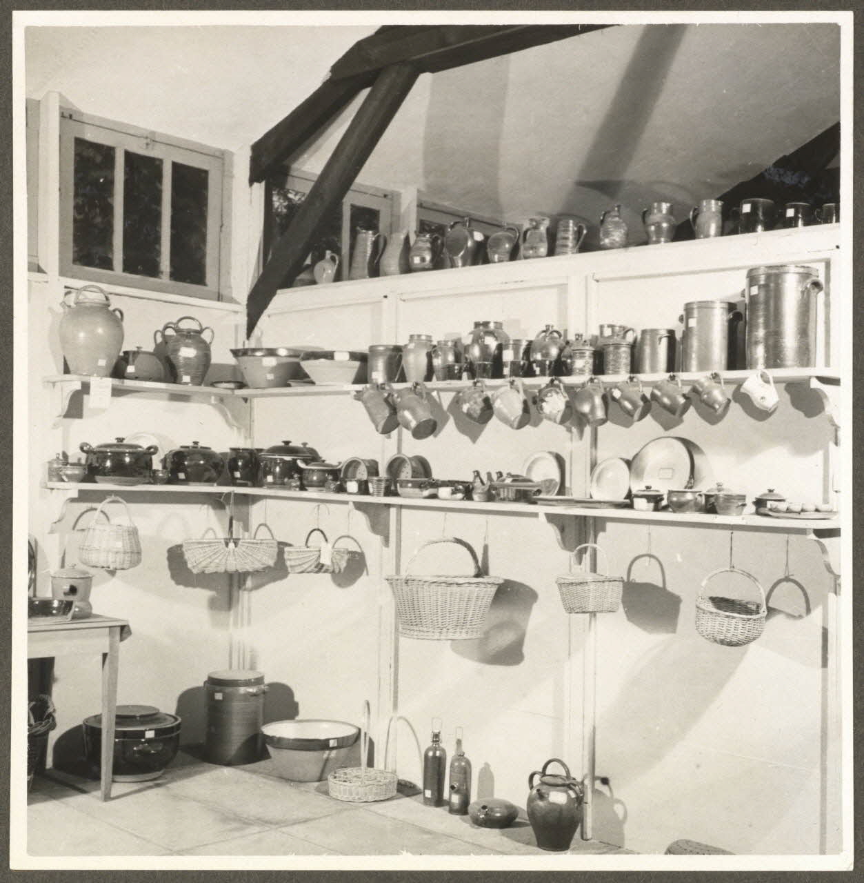 Pierre Séguy photographie Orléans. Exposition. Tradition et renouveau (1er mai 1941) Centre, France 1941/5/1 Ph.1941.4.26 Photo Mucem / Pierre Séguy