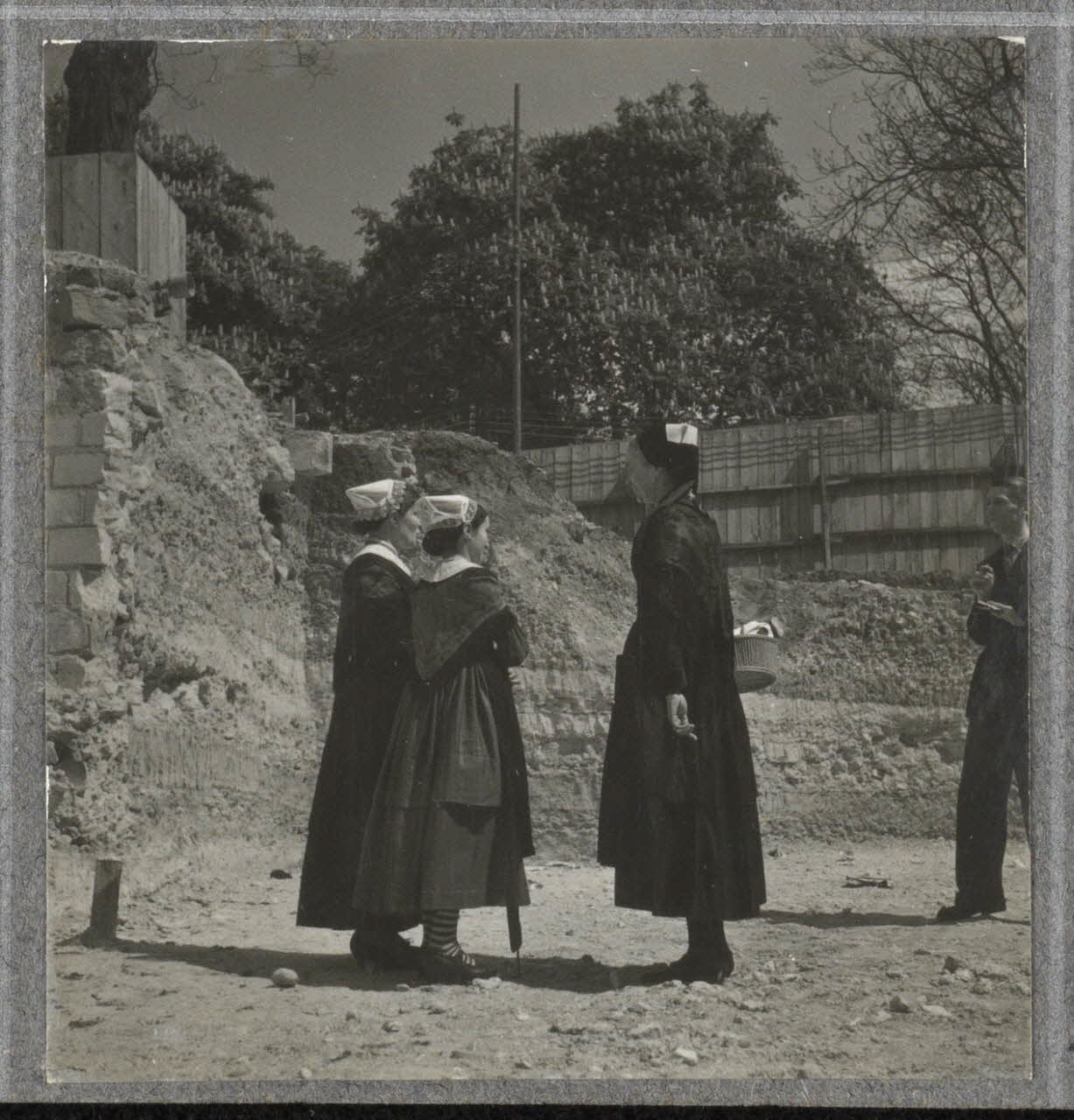 Pierre Verger photographie Groupe folklorique Bise-Dur Pays de la Loire, France 1936 Ph.1941.51.22 Photo Fondation Pierre Verger  (Mucem) / Pierre Verger