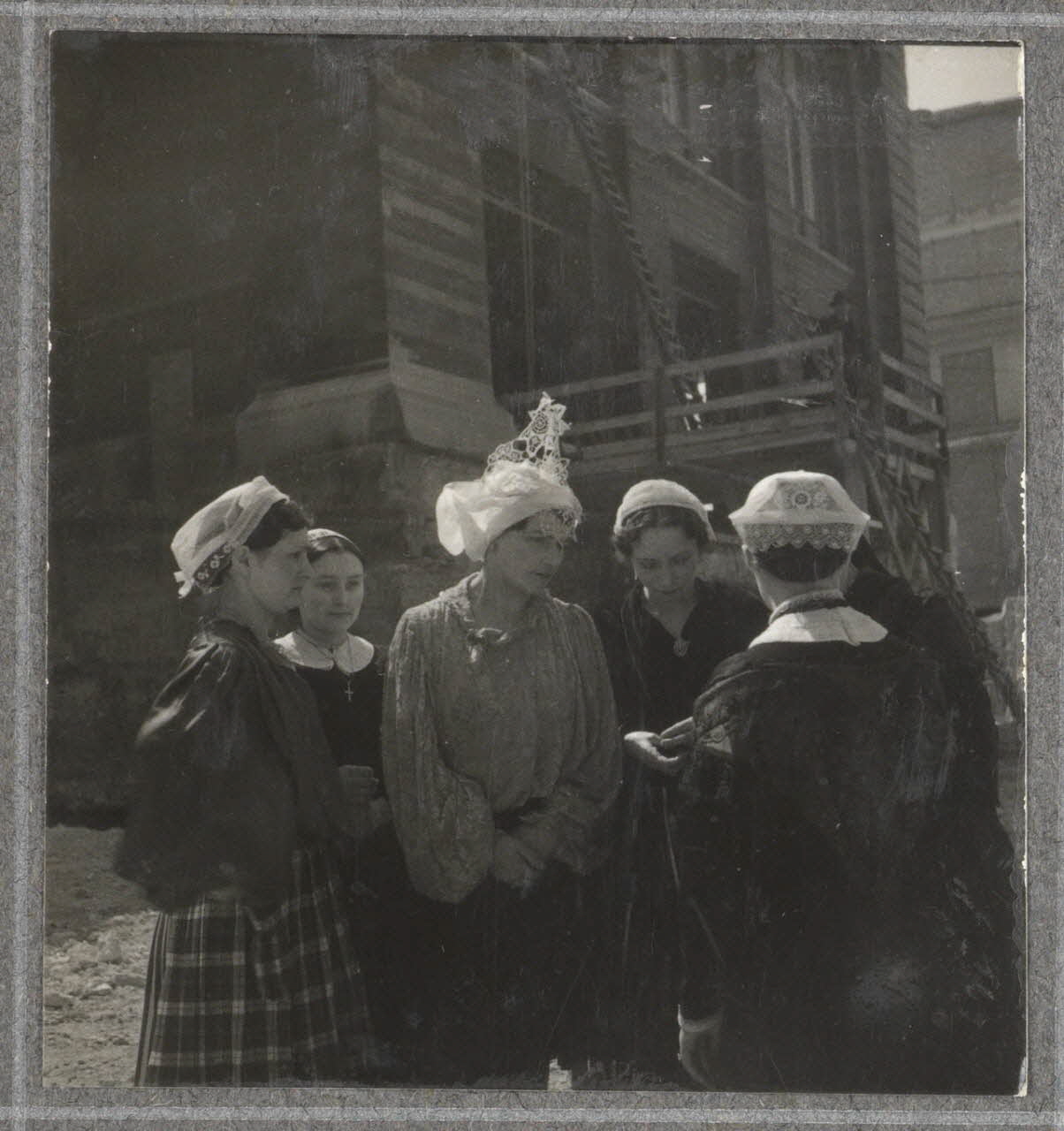 Pierre Verger photographie Groupe folklorique Bise-Dur Pays de la Loire, France 1936 Ph.1941.51.29 Photo Fondation Pierre Verger  (Mucem) / Pierre Verger