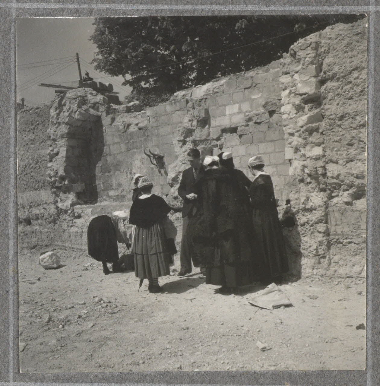 Pierre Verger photographie Groupe folklorique Bise-Dur Pays de la Loire, France 1936 Ph.1941.51.32 Photo Fondation Pierre Verger  (Mucem) / Pierre Verger