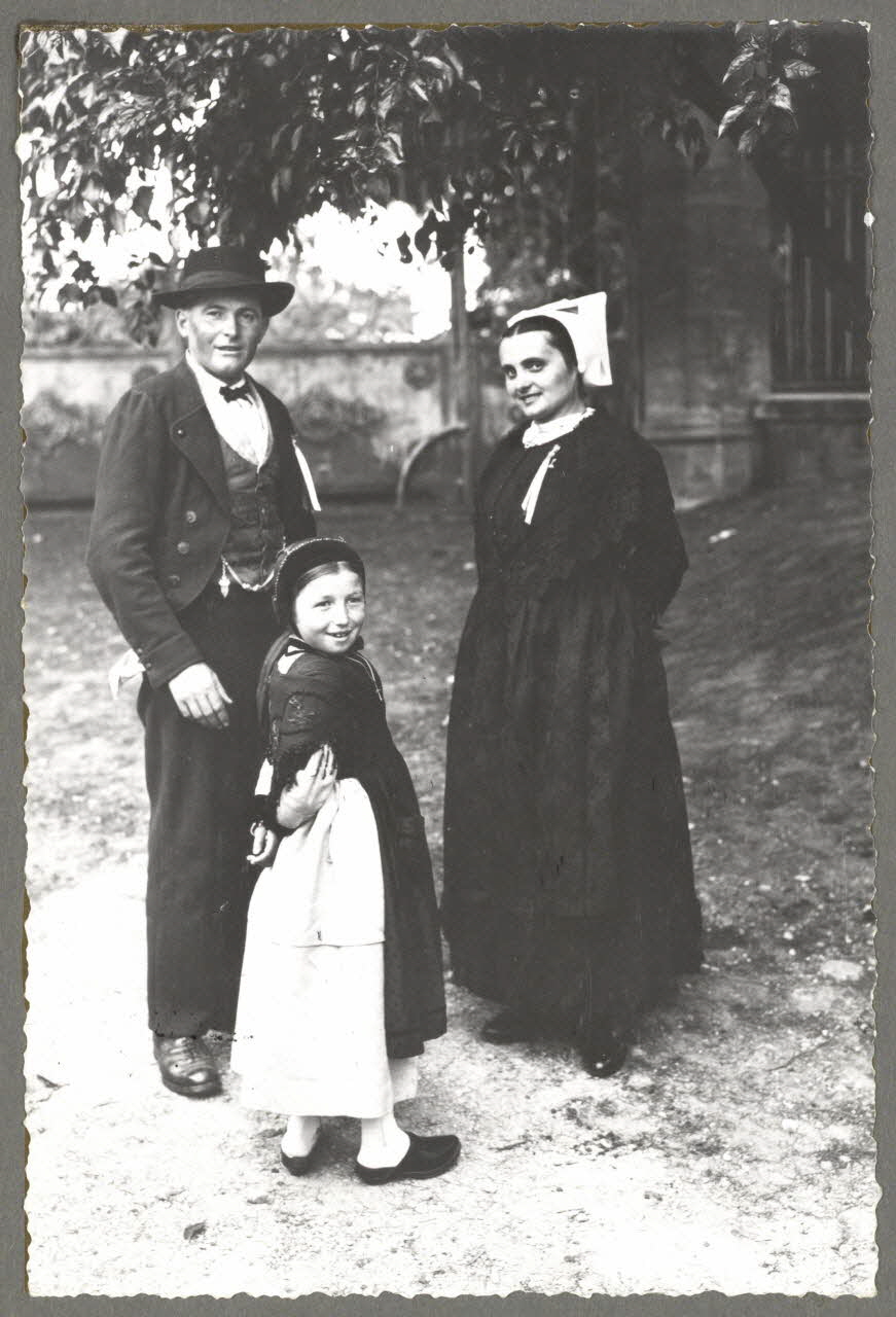Pierre Verger photographie Groupe folklorique Bise-Dur Pays de la Loire, France 1938 Ph.1941.51.39 Photo Fondation Pierre Verger  (Mucem) / Pierre Verger