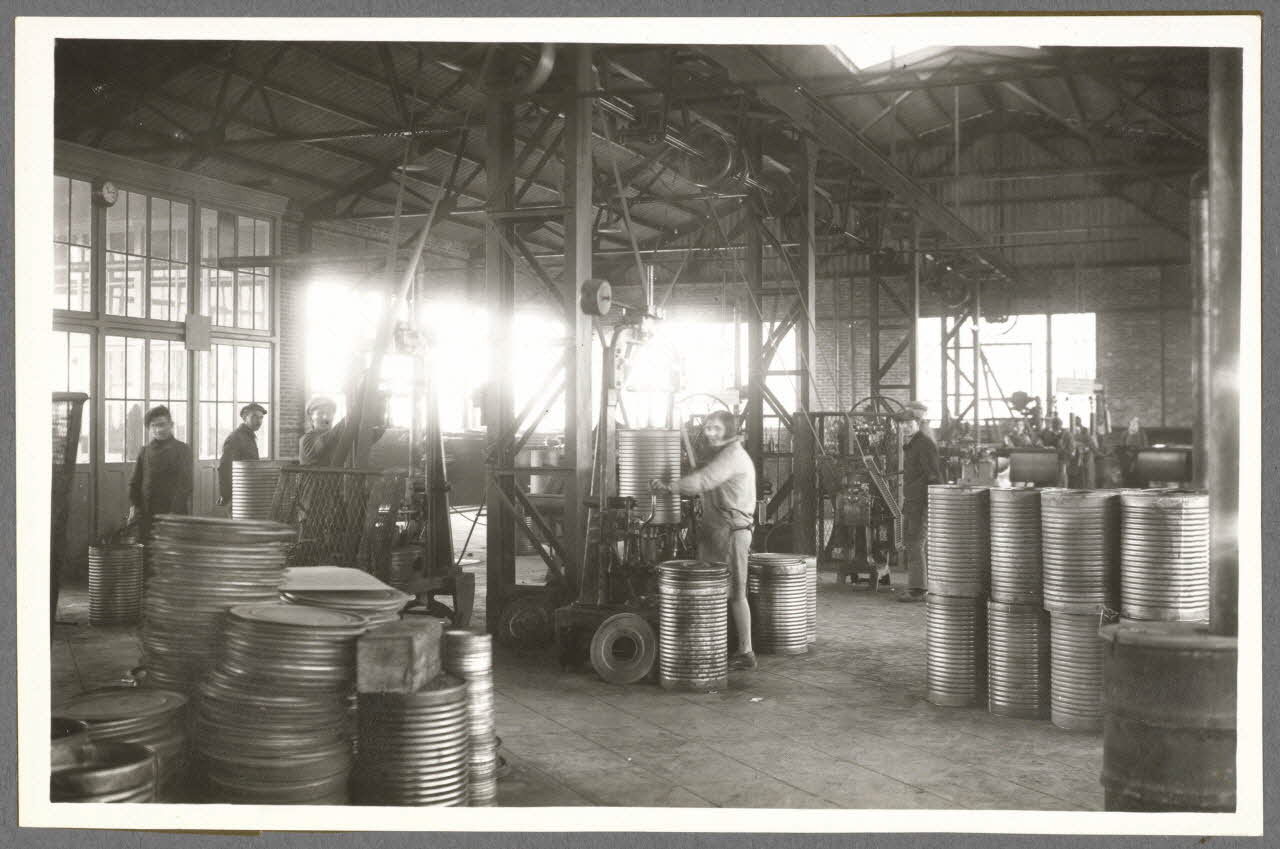 Anonyme photographie Compagnie des Mines de Béthune. Usine à carbure de calcium. Atelier de confection des frits Nord-Pas-de-Calais, France 1941 Ph.1941.56.23 Photo