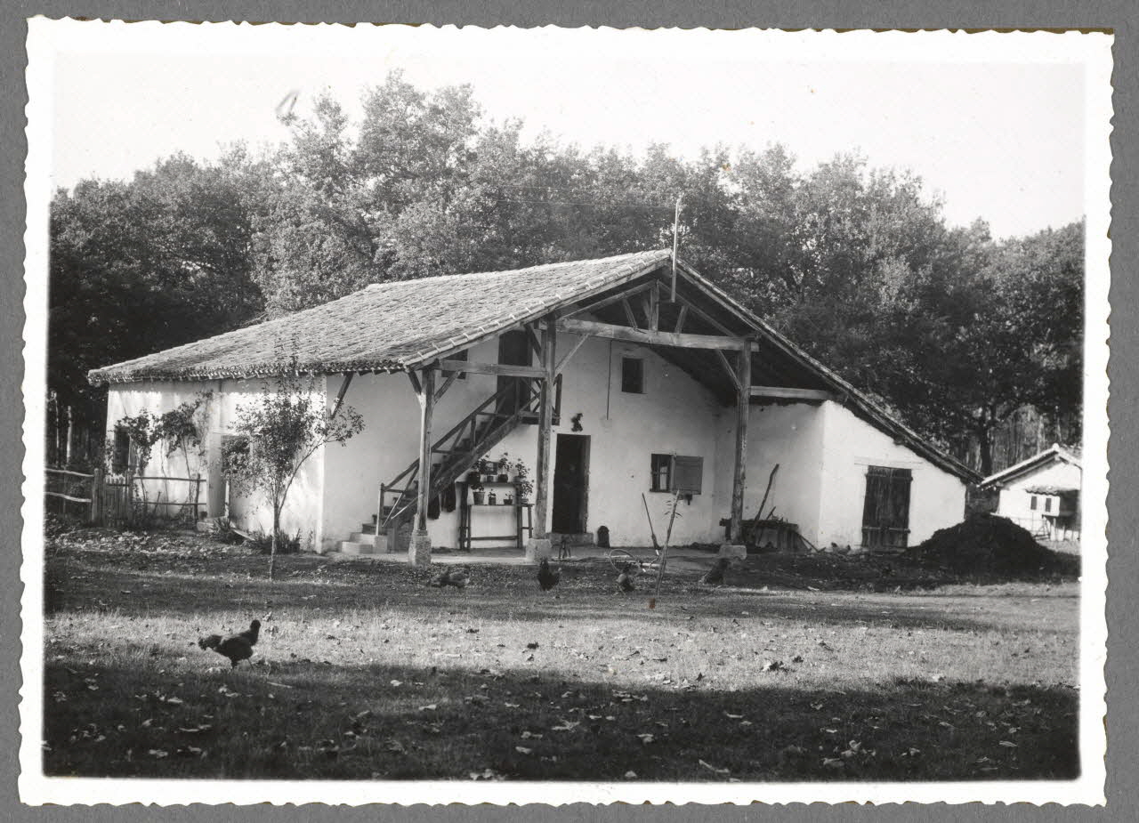 Emile Vignes photographie Maison à estandad Aquitaine, France 1941 Ph.1941.58.10  Photo
