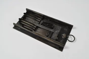 Finiels CALIBRES DE GANTIER Midi-Pyrénées, France 1920 1963.50.90 Photo Mucem