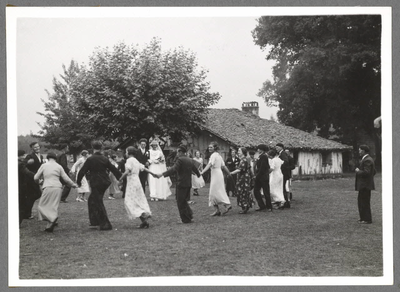 Emile Vignes photographie Danse du Saoül dou Saoule Aquitaine, France 1941 Ph.1941.58.9 Photo