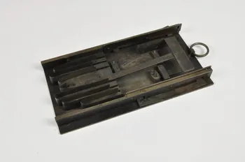 Finiels CALIBRES DE GANTIER Midi-Pyrénées, France 1920 1963.50.91  Photo Mucem