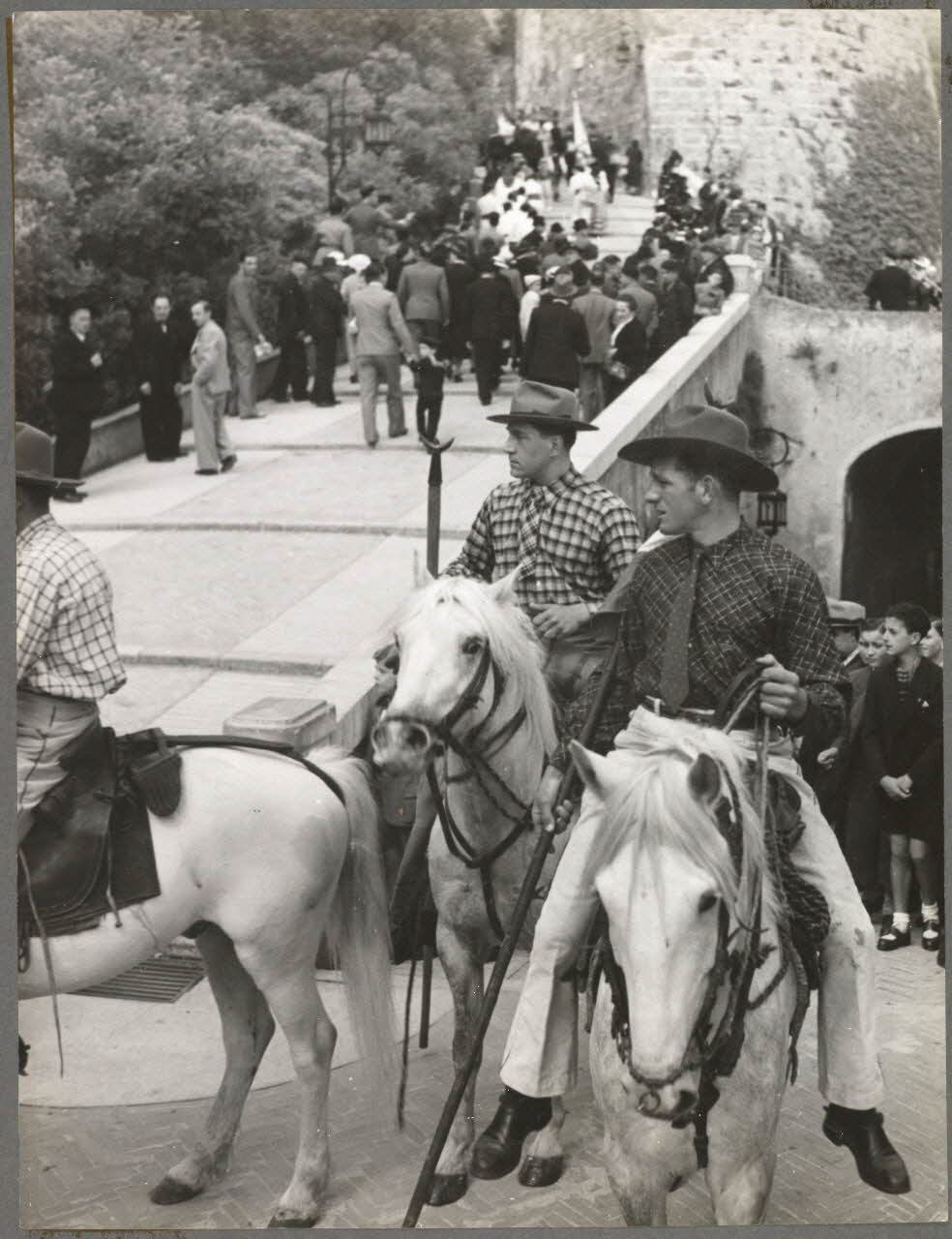 Anonyme photographie Fête folklorique à Monaco (14 mai 1938) Monaco 1938/5/14 Ph.1941.74.1 Photo
