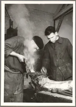 Safara photographie Paris. Centre de perfectionnement de l'artisanat rural. Fête de la Saint-Eloi Ile-de-France, France 1941/12/9 Ph.1942.61.10 Photo