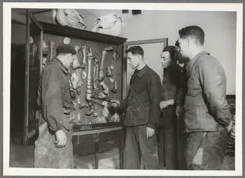 Safara photographie Paris. Centre de perfectionnement de l'artisanat rural. Fête de la Saint-Eloi Ile-de-France, France 1941/12/9 Ph.1942.61.12 Photo