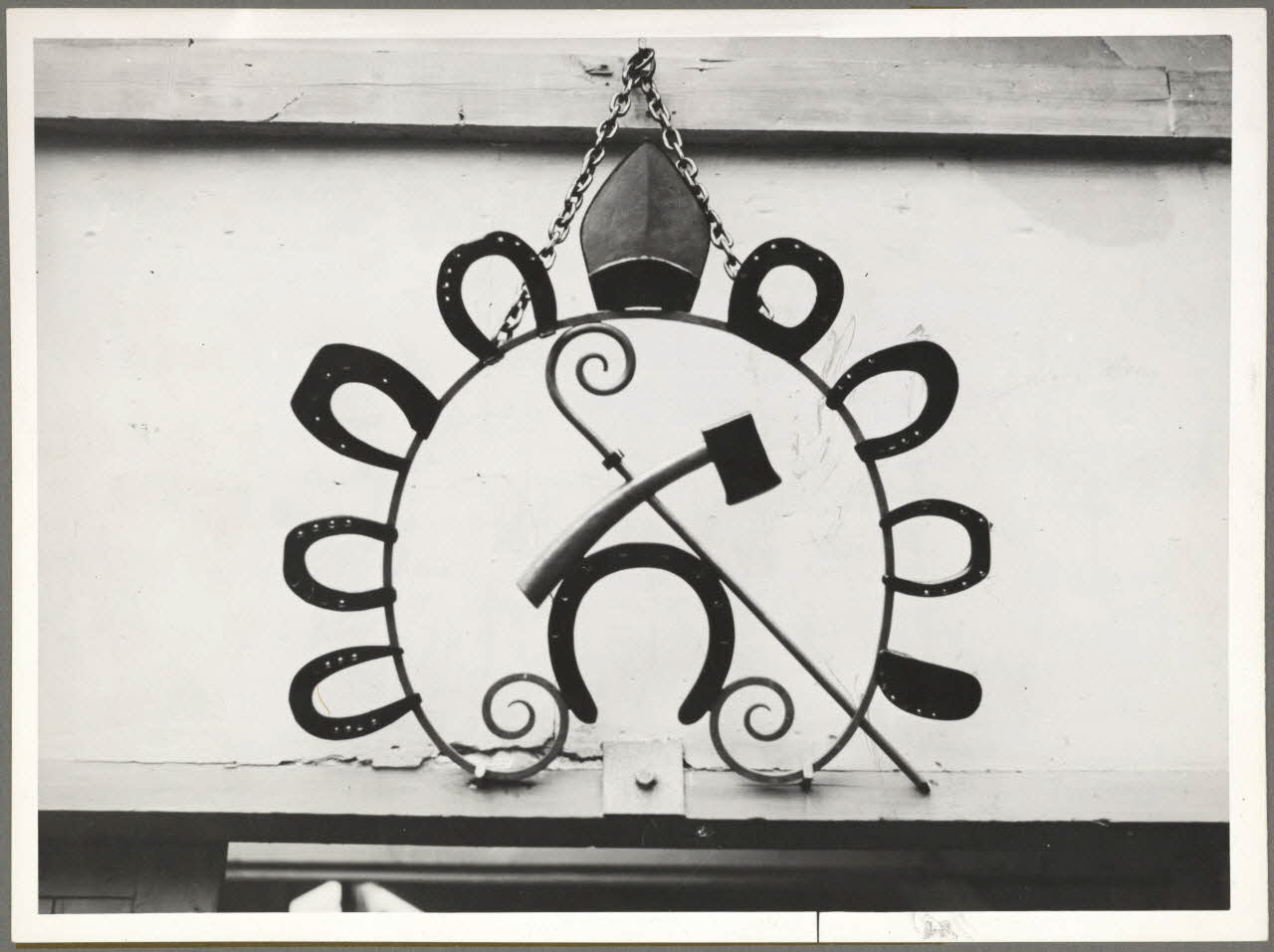 Agence LAPI photographie Paris. Centre de perfectionnement de l'artisanat rural. Fête de la Saint-Eloi Ile-de-France, France 1941/12/9 Ph.1942.61.4 Photo