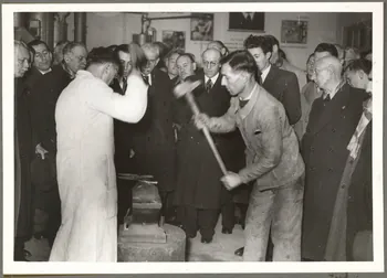 Safara photographie Paris. Centre de perfectionnement de l'artisanat rural. Fête de la Saint-Eloi Ile-de-France, France 1941/12/9 Ph.1942.61.7 Photo
