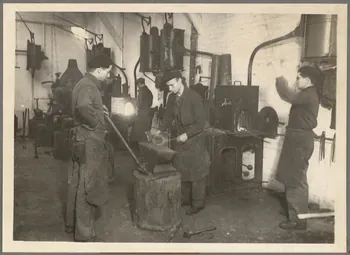 Safara photographie Paris. Centre de perfectionnement de l'artisanat rural. Fête de la Saint-Eloi Ile-de-France, France 1941/12/9 Ph.1942.61.8 Photo