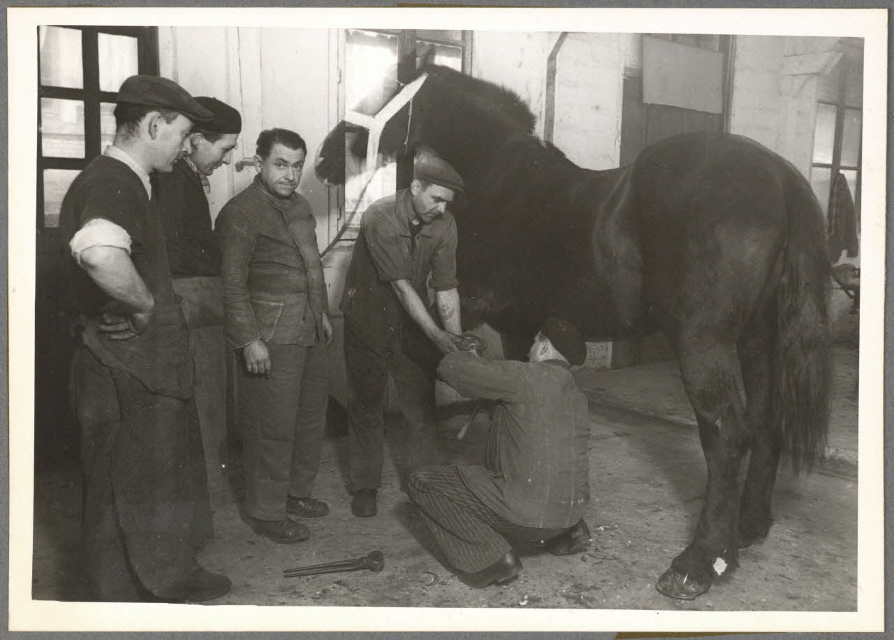 Safara photographie Paris. Centre de perfectionnement de l'artisanat rural. Fête de la Saint-Eloi Ile-de-France, France 1941/12/9 Ph.1942.61.9 Photo