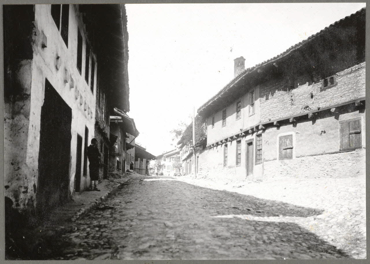 photographie Maisons de pierres, habitation à deux étages, refuge fortifié Ph.1943.114.33 Photo