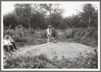 Monsieur D' Anchaed photographie Métier : charbonnier Bourgogne, France 1903/7/4 Ph.1943.125.8 Photo