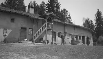 Parmeland photographie MNATP. Enquête à Romenay Bourgogne, France 1943/4/12 Ph.1943.147.27 Photo