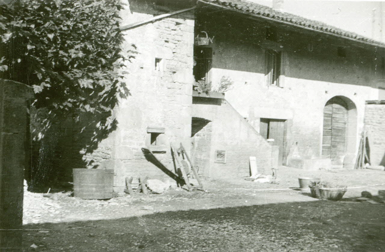 Canteloup photographie Chez Monsieur Buffavant. Maison de culture Rhône-Alpes, France 1942/9/16 Ph.1943.158.6 Photo