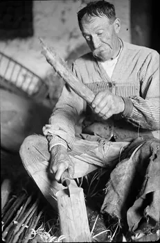 Dan Lailler photographie MNATP. Chantier 1810. Enquête sur les techniques artisanales (1942 - 1946) Pays de la Loire, France 1942/9/1 Ph.1943.3.1 Photo
