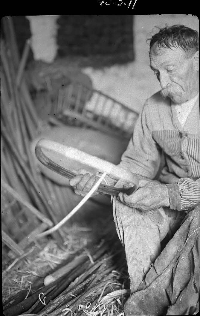 Dan Lailler photographie MNATP. Chantier 1810. Enquête sur les techniques artisanales (1942 - 1946) Pays de la Loire, France 1942/9/1 Ph.1943.3.11 Photo