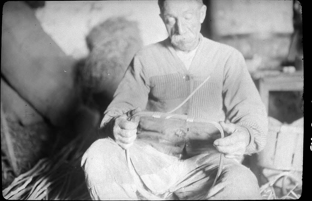 Dan Lailler photographie MNATP. Chantier 1810. Enquête sur les techniques artisanales (1942 - 1946) Pays de la Loire, France 1942/9/1 Ph.1943.3.12 Photo