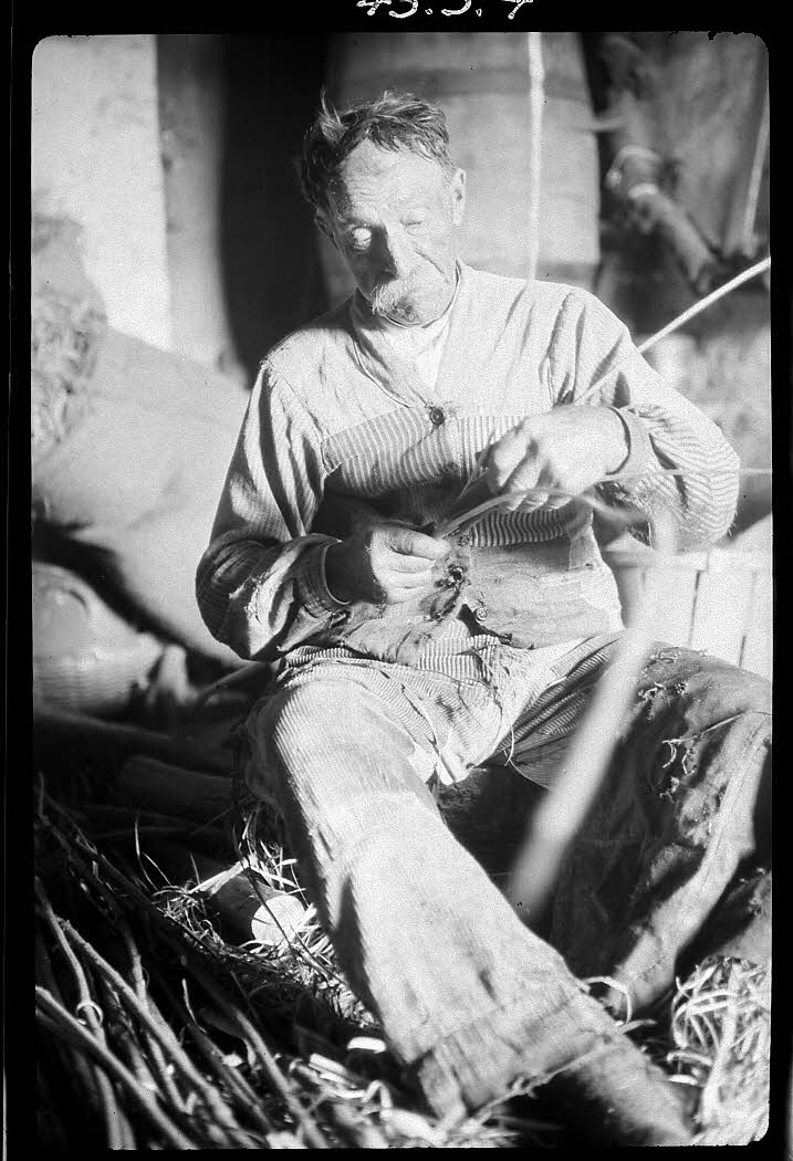 Dan Lailler photographie MNATP. Chantier 1810. Enquête sur les techniques artisanales (1942 - 1946) Pays de la Loire, France 1942/9/1 Ph.1943.3.7 Photo