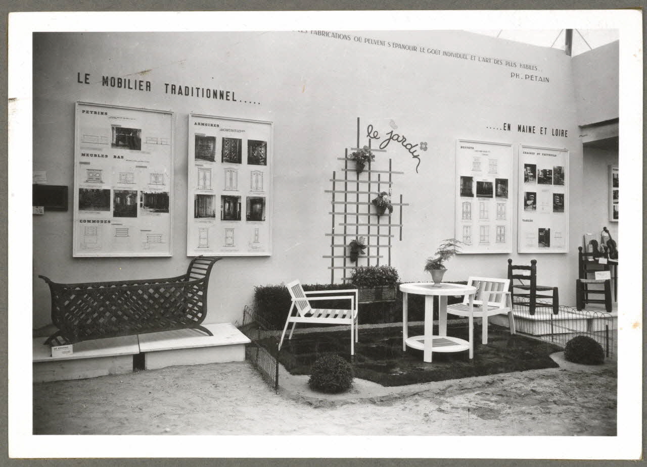 J. Evrat photographie Angers. Exposition. Renouveau et tradition ( 3 octobre - 11 octobre 1942) Pays de la Loire, France 1942/10/3 Ph.1943.60.1 Photo