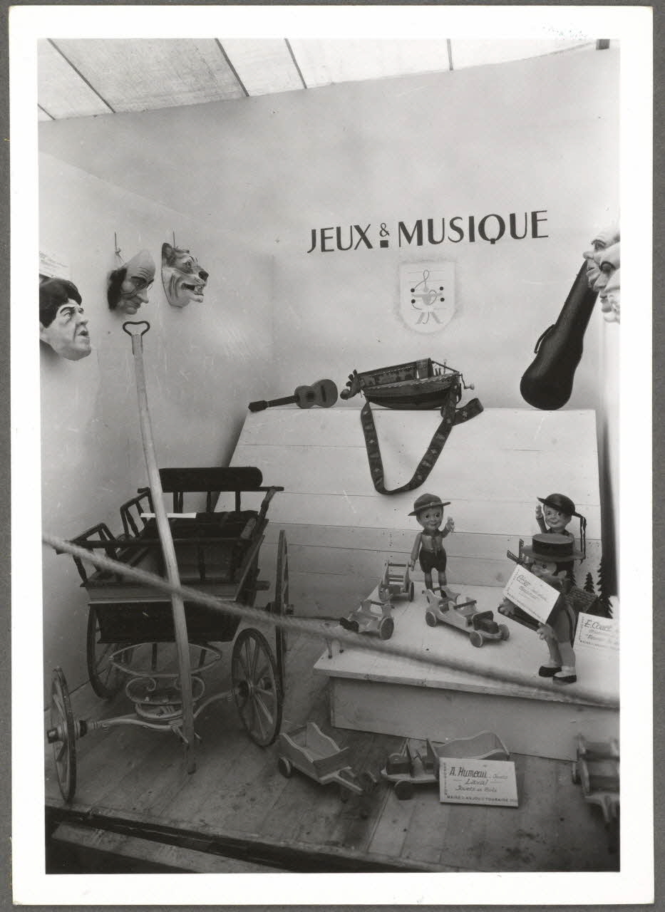 J. Evrat photographie Angers. Exposition. Renouveau et tradition ( 3 octobre - 11 octobre 1942) Pays de la Loire, France 1942/10/3 Ph.1943.60.3 Photo