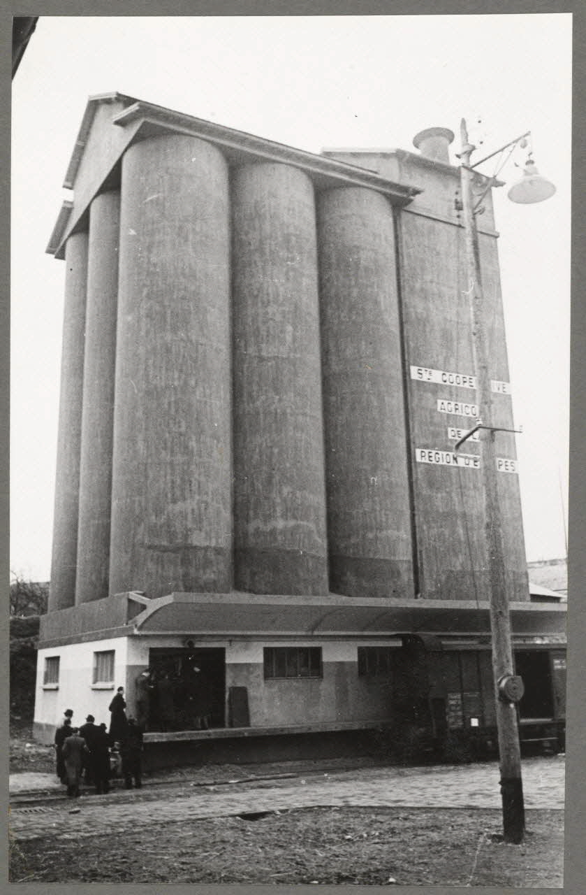 Anonyme photographie Société coopérative agricole. Silos Ile-de-France, France 1940 Ph.1943.73.13 Photo