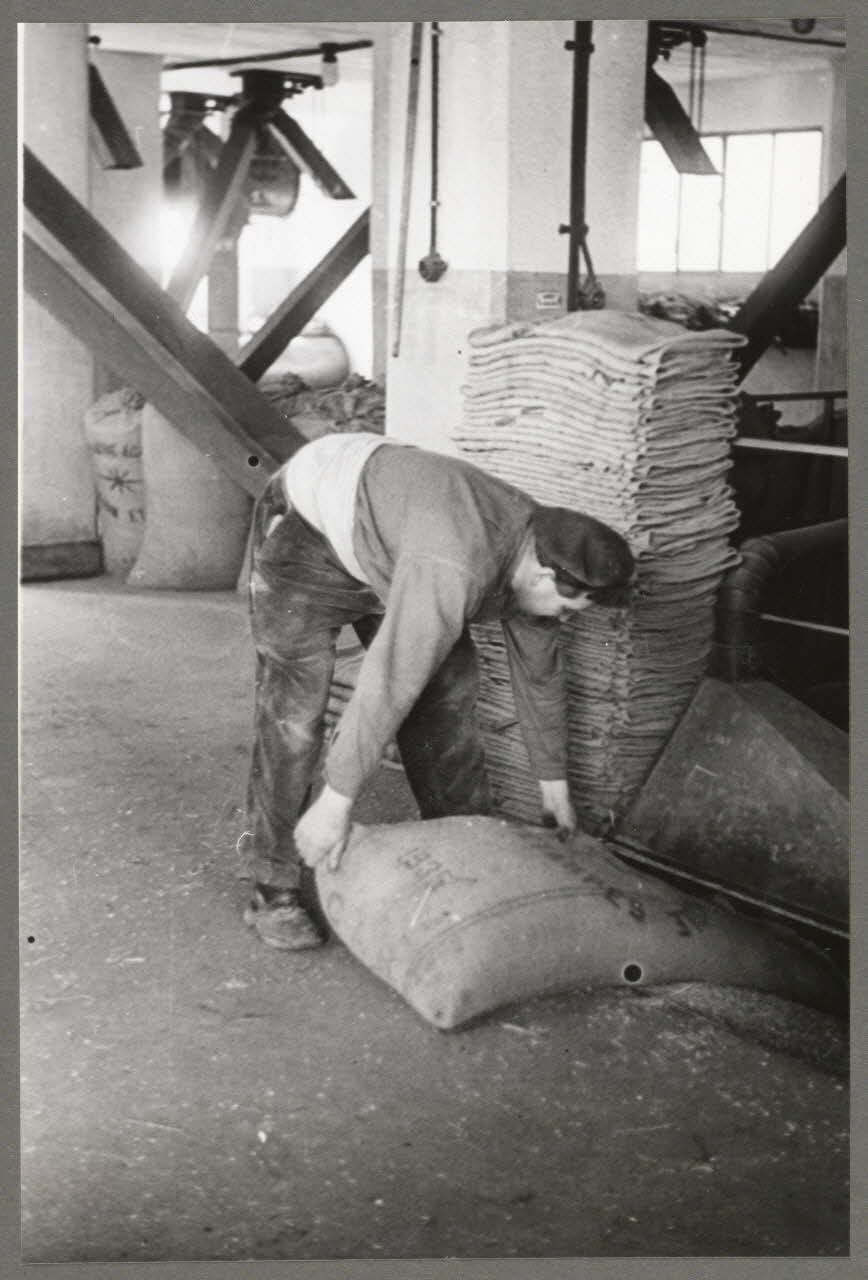 Anonyme photographie Société coopérative agricole. Silos Ile-de-France, France 1940 Ph.1943.73.15 Photo