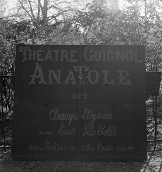 Pierre Soulier photographie MNATP. Enquête sur les théâtres de marionnettes conduite par Pierre Soulier (1944-1950) Ile-de-France, France 1944/7/5 Ph.1944.102.42  Photo