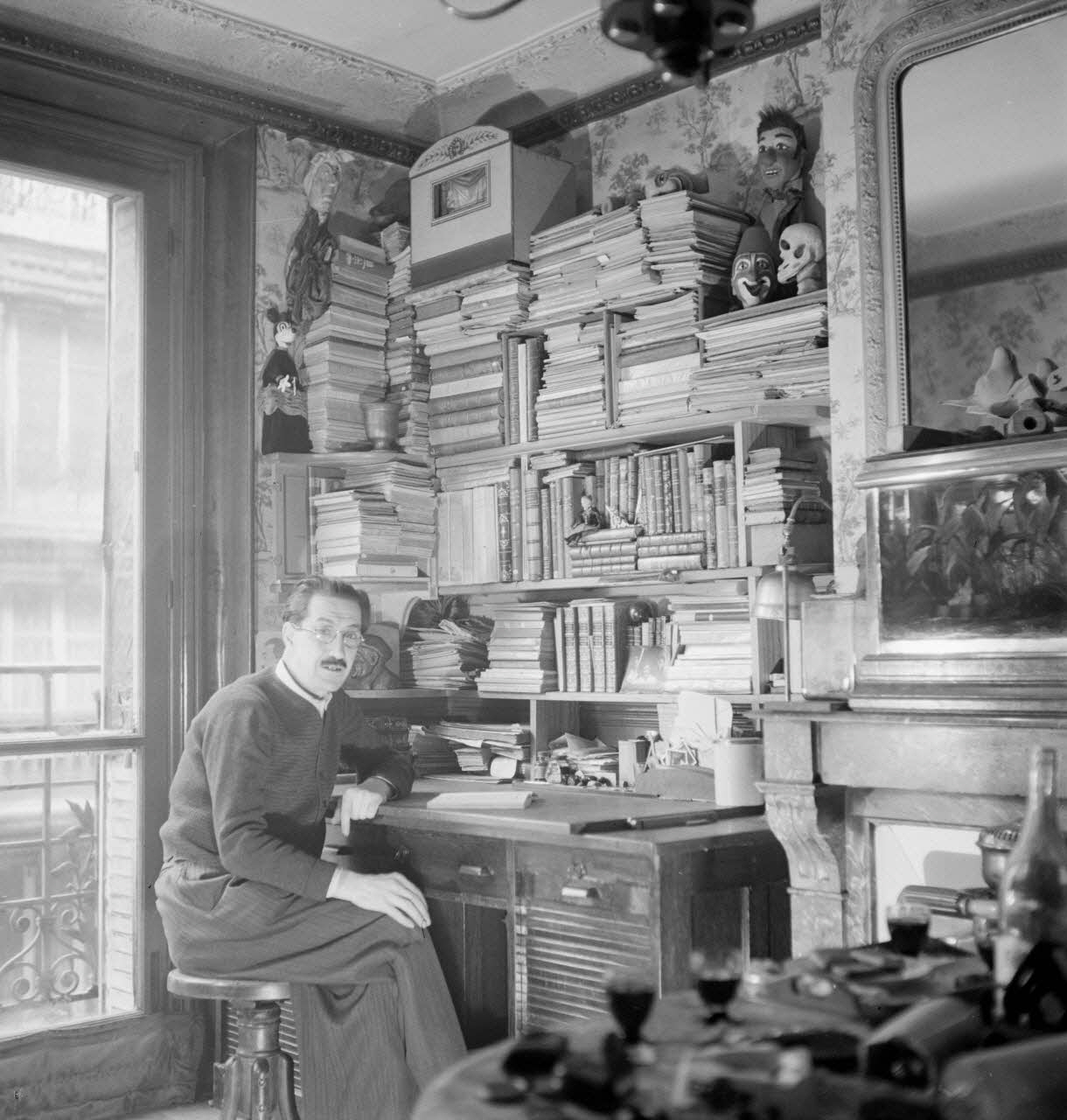 Pierre Dourdaine ; Pierre Soulier photographie MNATP. Enquête sur les théâtres de marionnettes conduite par Pierre Soulier (1944-1950) Ile-de-France, France 1944/11/1 Ph.1944.175.47 Photo