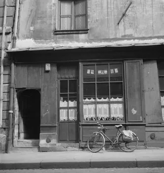 Pierre Soulier photographie MNATP. Enquête sur le décor des boutiques parisiennes conduite par Pierre Soulier (1945-1950) Ile-de-France, France 1945/5/23 Ph.1945.67.53 Photo