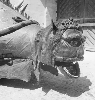 Pierre Soulier photographie Fêtes de la tarasque organisée par la commune libre de Jarnègues les 22, 23 et 24 juin 1946 à Tarascon Provence-Alpes-Côte d'Azur, France 1946/6/25 Ph.1946.118.137  Photo