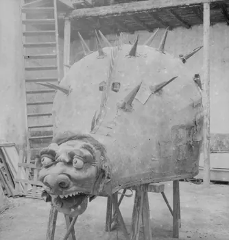 Pierre Soulier photographie Fêtes de la tarasque organisée par la commune libre de Jarnègues les 22, 23 et 24 juin 1946 à Tarascon Provence-Alpes-Côte d'Azur, France 1946/6/25 Ph.1946.118.144  Photo