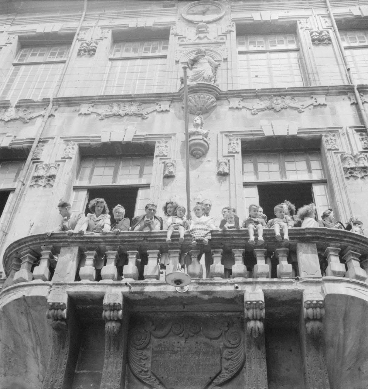 Pierre Soulier photographie Fêtes de la tarasque organisée par la commune libre de Jarnègues les 22, 23 et 24 juin 1946 à Tarascon Provence-Alpes-Côte d'Azur, France 1946/6/23 Ph.1946.118.38 Photo