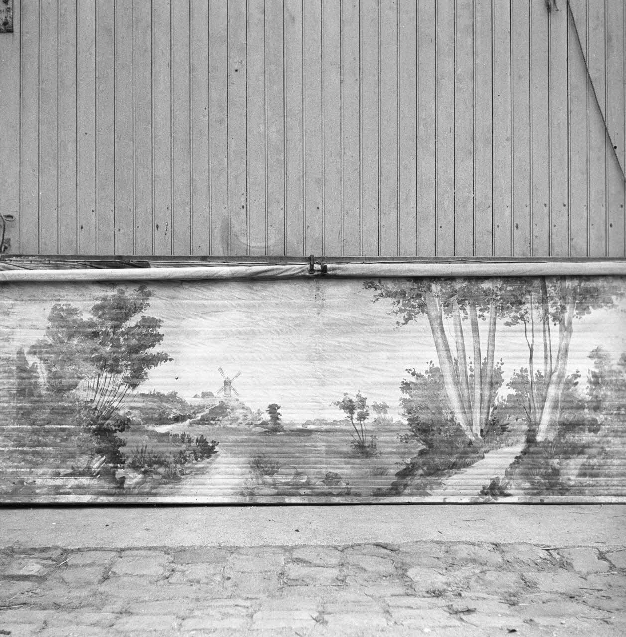 Pierre Soulier photographie MNATP. Enquête sur les théâtres de marionnettes conduite par Pierre Soulier (1944-1950) Centre, France 1947 Ph.1947.43.103 Photo