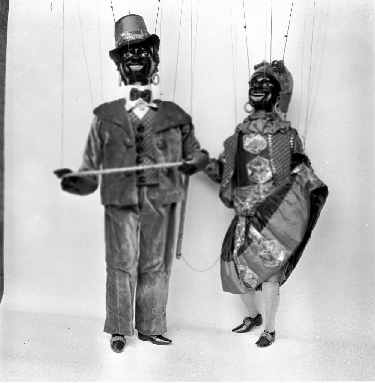 Pierre Soulier photographie MNATP. Enquête sur les théâtres de marionnettes conduite par Pierre Soulier (1944-1950) Centre, France 1947 Ph.1947.43.86 Photo