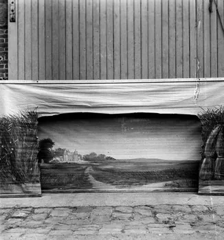 Pierre Soulier photographie MNATP. Enquête sur les théâtres de marionnettes conduite par Pierre Soulier (1944-1950) Centre, France 1947 Ph.1947.43.96  Photo
