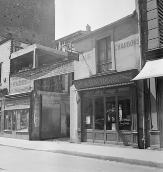 Pierre Soulier photographie Enquête sur le décor des boutiques parisiennes conduite par Pierre Soulier (1945-1950) Ile-de-France, France 1949/5/1-1949/7/31 Ph.1949.43.258 Photo