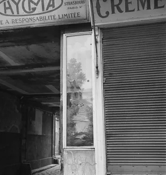 Pierre Soulier photographie Enquête sur le décor des boutiques parisiennes conduite par Pierre Soulier (1945-1950) Ile-de-France, France 1949/5/1-1949/7/31 Ph.1949.43.296 Photo
