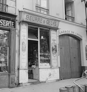 Pierre Soulier photographie Enquête sur le décor des boutiques parisiennes conduite par Pierre Soulier (1945-1950) Ile-de-France, France 1949/5/1-1949/7/31 Ph.1949.43.316 Photo