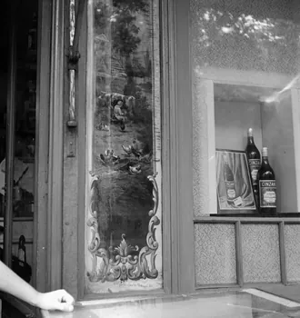 Pierre Soulier photographie Enquête sur le décor des boutiques parisiennes conduite par Pierre Soulier (1945-1950) Ile-de-France, France 1949/5/1-1949/7/31 Ph.1949.43.369 Photo