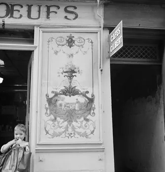Pierre Soulier photographie Enquête sur le décor des boutiques parisiennes conduite par Pierre Soulier (1945-1950) Ile-de-France, France 1949/5/1-1949/7/31 Ph.1949.43.412 Photo