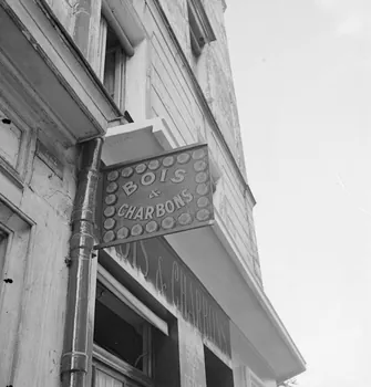 Pierre Soulier photographie Enquête sur le décor des boutiques parisiennes conduite par Pierre Soulier (1945-1950) Ile-de-France, France 1949/5/1-1949/7/31 Ph.1949.43.414 Photo