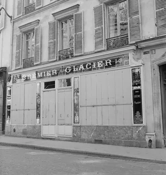 Pierre Soulier photographie Enquête sur le décor des boutiques parisiennes conduite par Pierre Soulier (1945-1950) Ile-de-France, France 1949/5/1-1949/7/31 Ph.1949.43.489 Photo